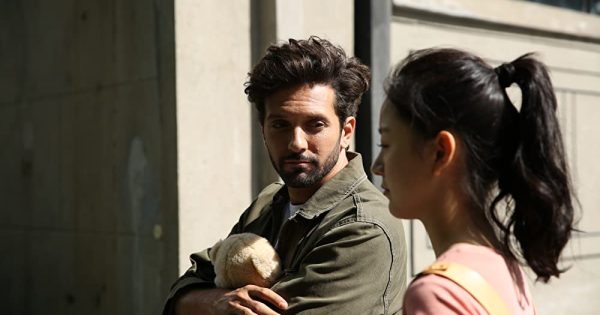 «Αρκεί να τραβήξουμε το παραβάν για να περάσουμε εκεί που βρίσκεται το παραμύθι»: Ο Βασίλης Ξηρός μιλά στο ΣΙΝΕΜΑ