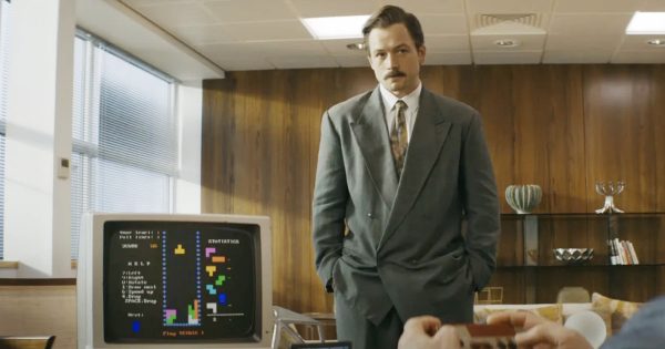 Τρέιλερ «Tetris»: Βιομηχανική κατασκοπεία, δικαστικό θρίλερ και το… τέλειο παιχνίδι