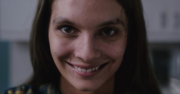 Το «Smile» και ο κινηματογραφικός τρόμος του Uncanny Valley