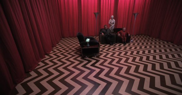 DIRECTED BY DAVID LYNCH: Αφιέρωμα με όλες τις ταινίες του κι έναν μαραθώνιο 48 επεισοδίων «Twin Peaks» στη Στέγη