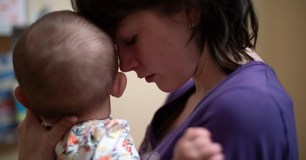 Κάννες 2025: Το «Young Mothers» είναι ολόκληροι οι Νταρντέν σε μιάμιση ώρα