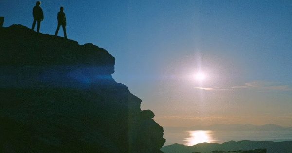 Ο Αλέξης Αλεξίου επιστρέφει με τη «Θάλασσα από Γυαλί»: Πρώτες εικόνες και τρέιλερ από τη νέα του ταινία