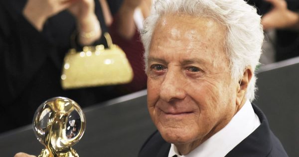 «The Graduate», για πάντα: Ο Ντάστιν Χόφμαν βραβεύεται στο Κάρλοβι Βάρι (και παρουσιάζει την ταινία)