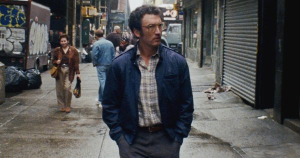 Τρέιλερ: Ο Τζέιμς Γκρέι επιστρέφει με το «Paper Tiger»