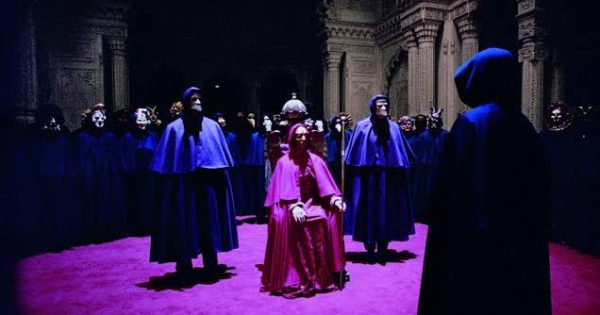 Συνωμοσιολόγοι  ενωθείτε: Το cut του «Eyes Wide Shut» που είδαμε το 1999 ήταν το πλήρες όραμα του Κιούμπρικ