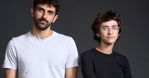 1500+ υπογραφές καλλιτεχνών συμπαρίστανται στους δημιουργούς του «NAZA»